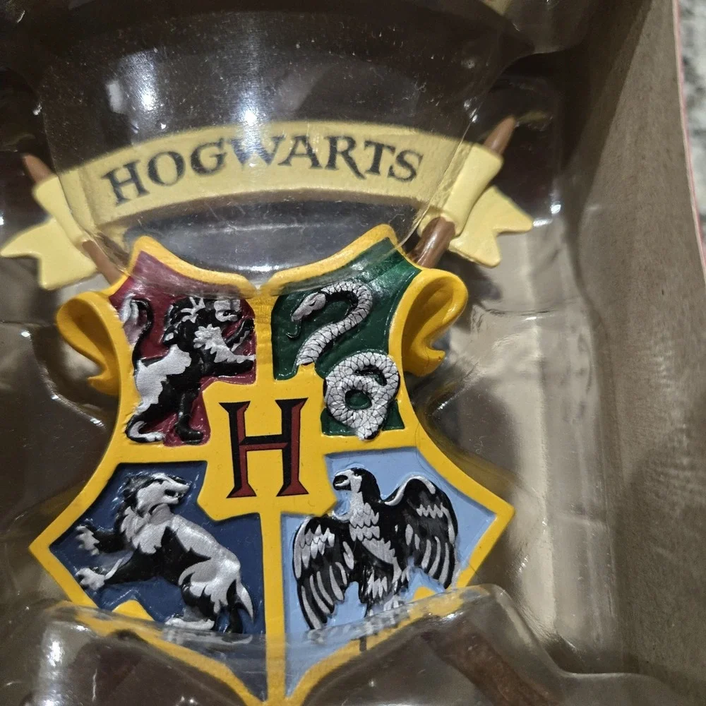 Hallmark‎ Harry Potter Hogwarts Crest New In Box Christmas Tree Ornament